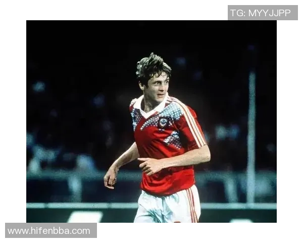 90年代足球十大传奇球星回顾 与时代共舞的足球英雄之路