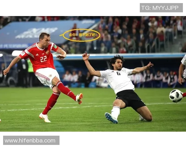 足球场上的笑点瞬间:球星们的爆笑失误和搞笑反应大集锦 足球场上的笑点瞬间:球星们的爆笑失误和搞笑反应大集锦