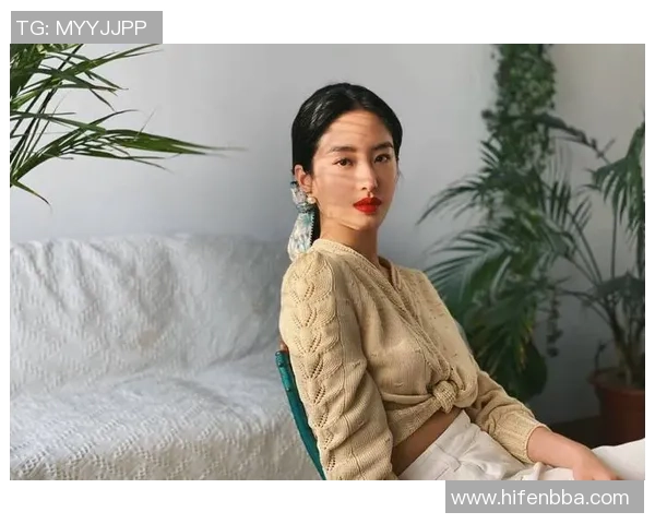 足球明星女友身材火辣气质超凡美丽兼具 让人惊艳的完美比例与穿搭风格