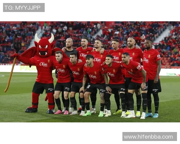 足球星动引领潮流 新时代球员风采与全球足球文化融合之旅 足球星动引领潮流 新时代球员风采与全球足球文化融合之旅